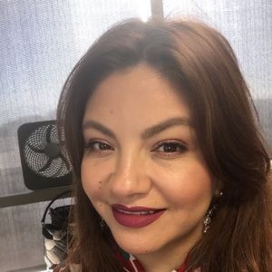 Meet your Posher, Gabriela